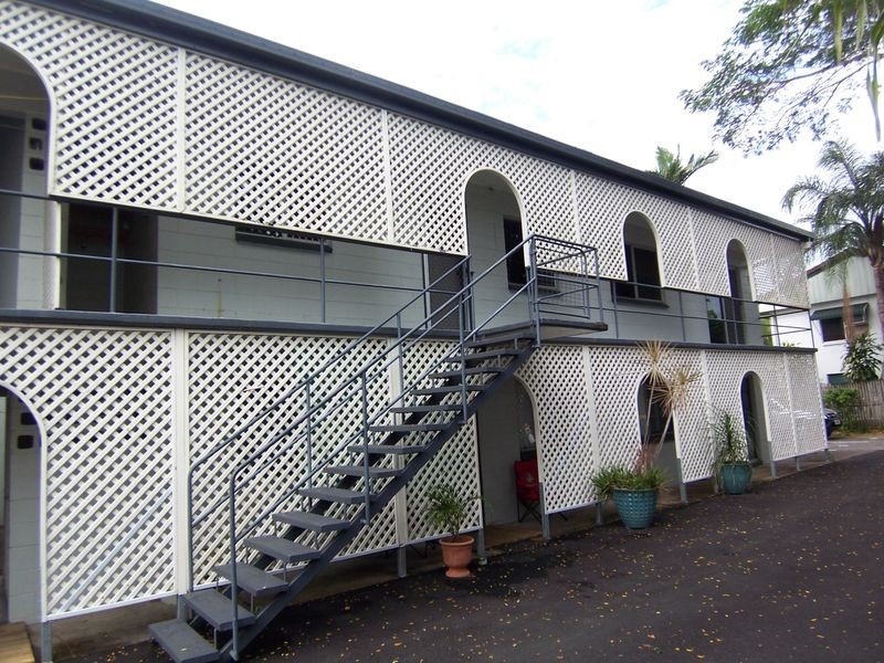 8/5 Thomas Street, Cairns North QLD 4870