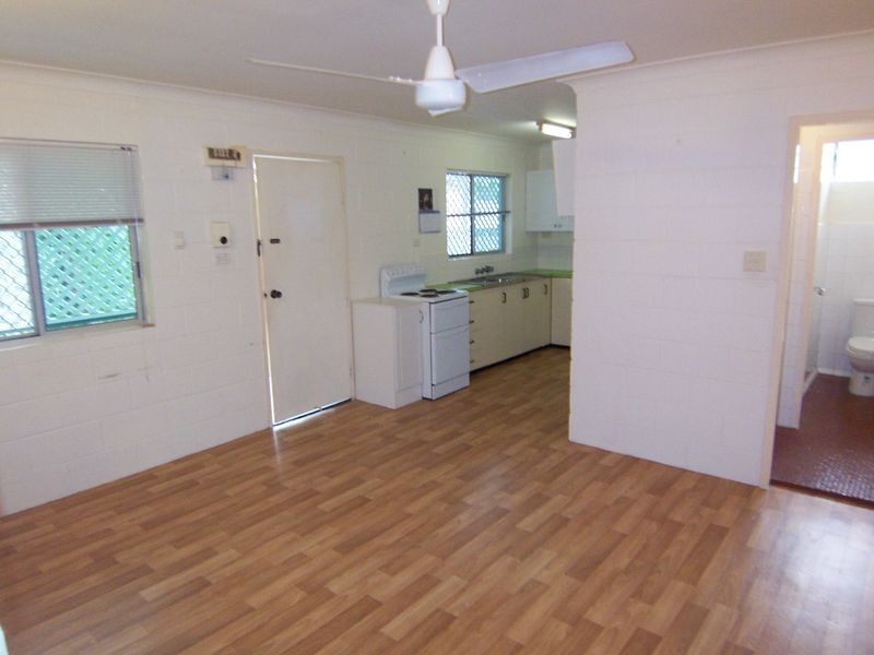 8/5 Thomas Street, Cairns North QLD 4870