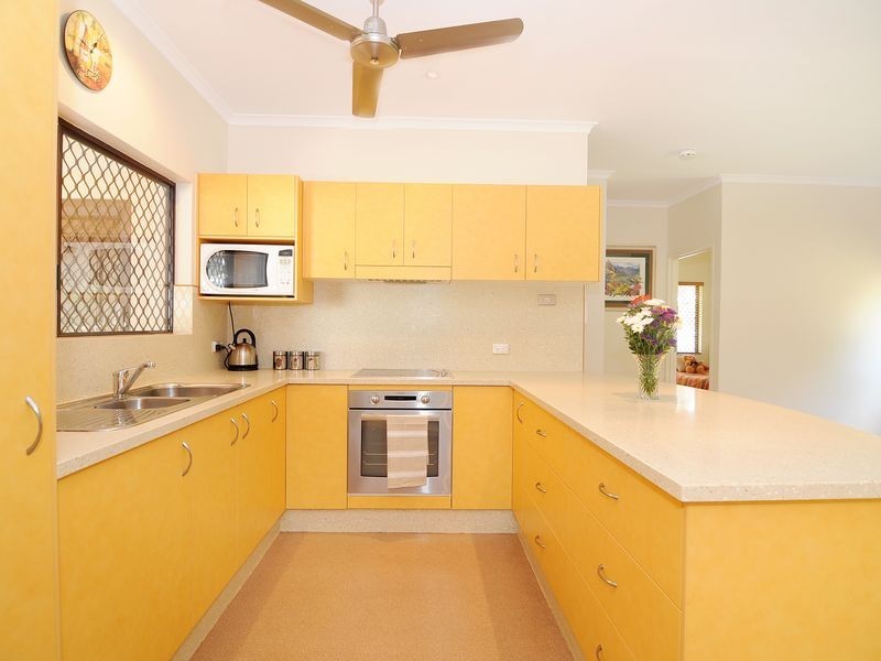 17 Leon Close, Brinsmead QLD 4870