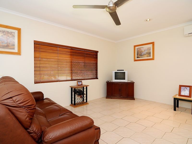 17 Leon Close, Brinsmead QLD 4870
