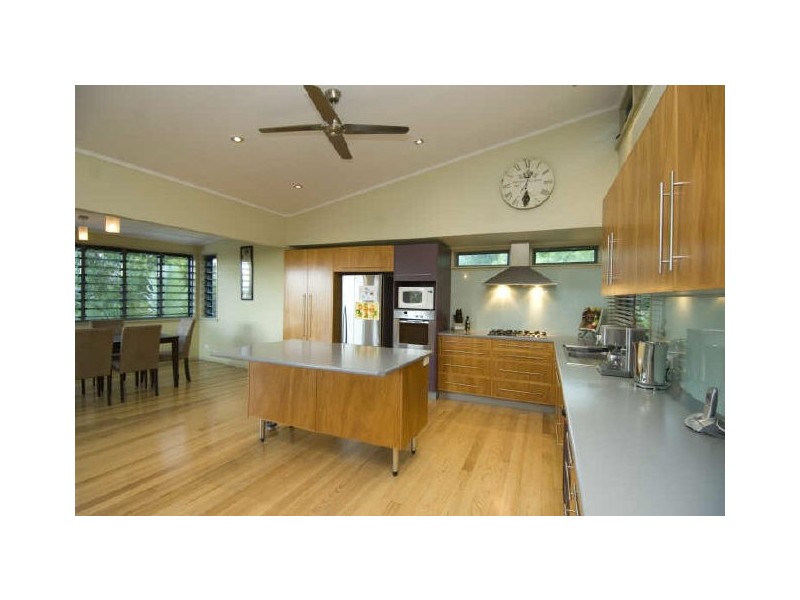 3 Knott Court, Whitfield QLD 4870