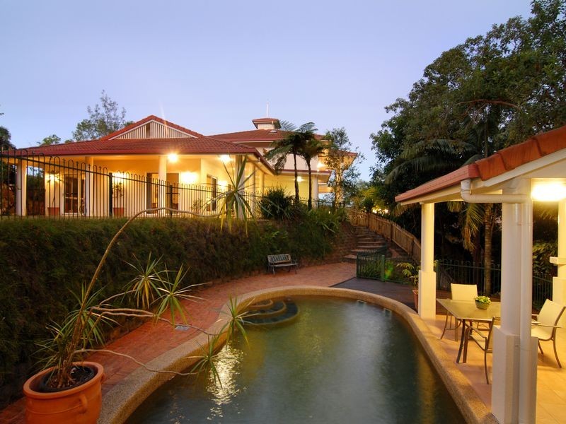 2F Trundle Terrace, Whitfield QLD 4870
