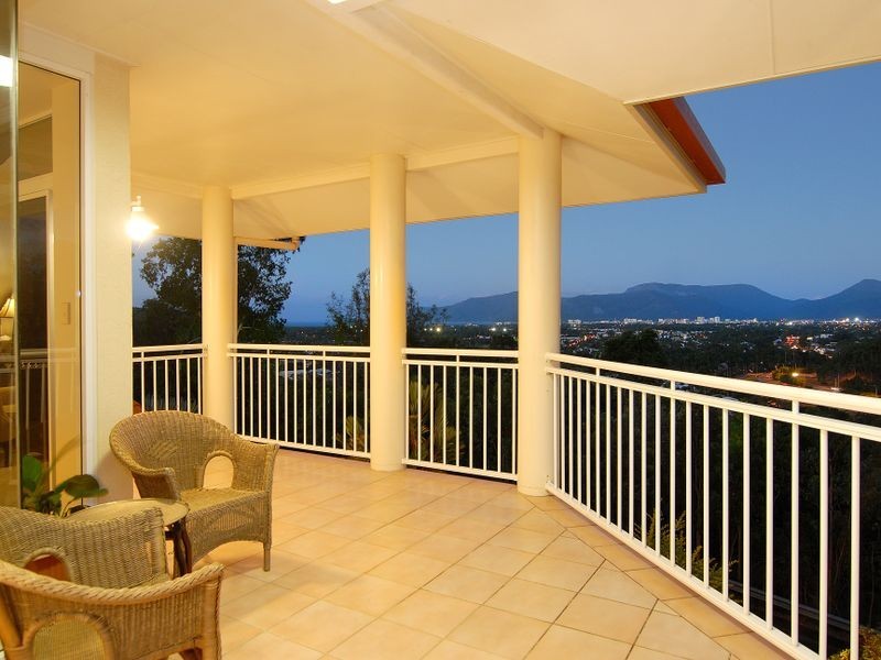 2F Trundle Terrace, Whitfield QLD 4870