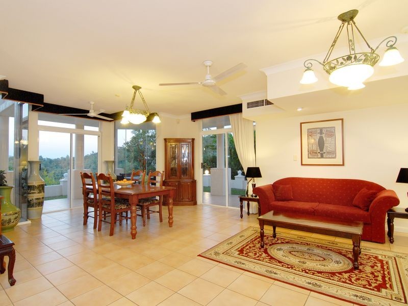 2F Trundle Terrace, Whitfield QLD 4870