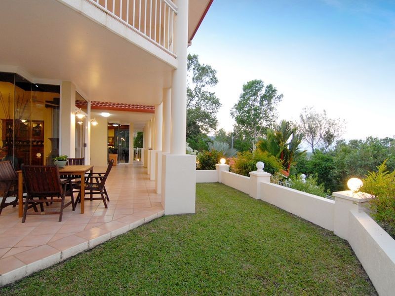 2F Trundle Terrace, Whitfield QLD 4870