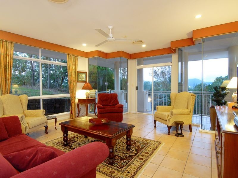 2F Trundle Terrace, Whitfield QLD 4870