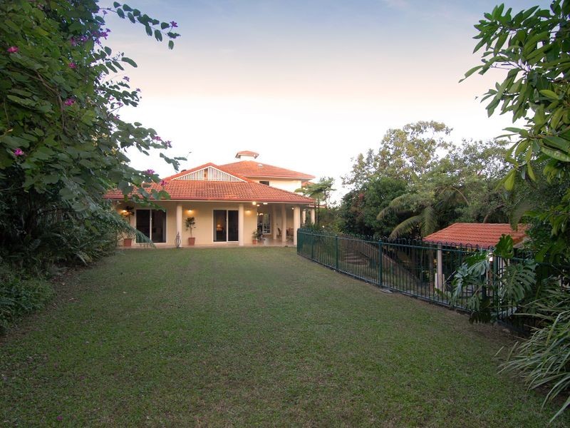 2F Trundle Terrace, Whitfield QLD 4870