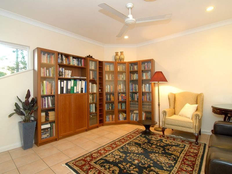 2F Trundle Terrace, Whitfield QLD 4870