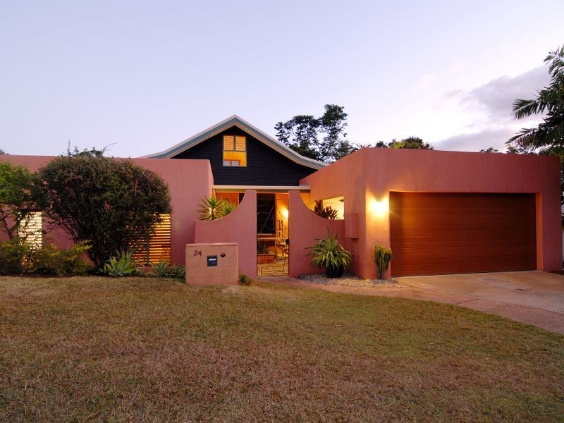 24 Gloucester Street, Whitfield QLD 4870