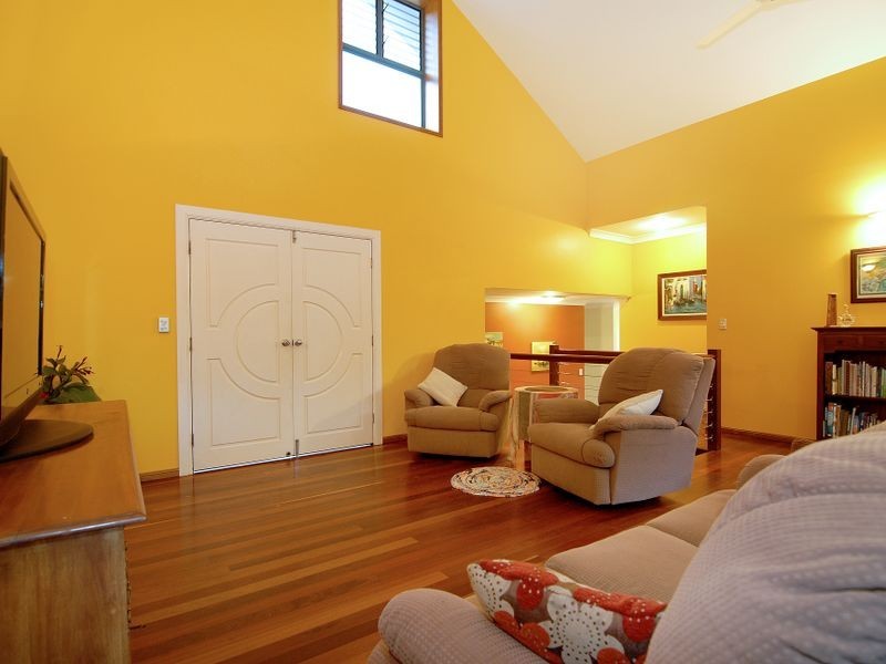 24 Gloucester Street, Whitfield QLD 4870