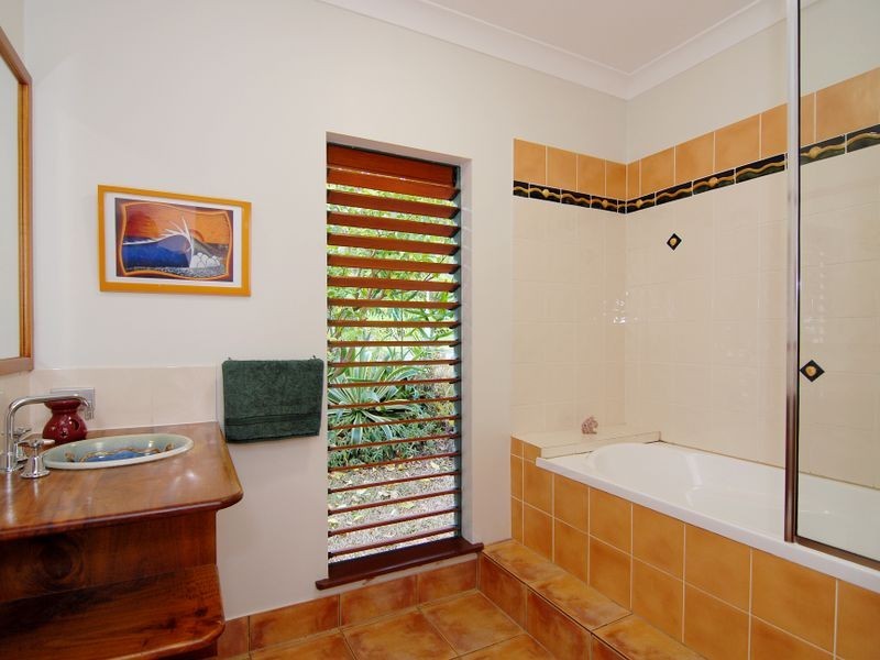 24 Gloucester Street, Whitfield QLD 4870