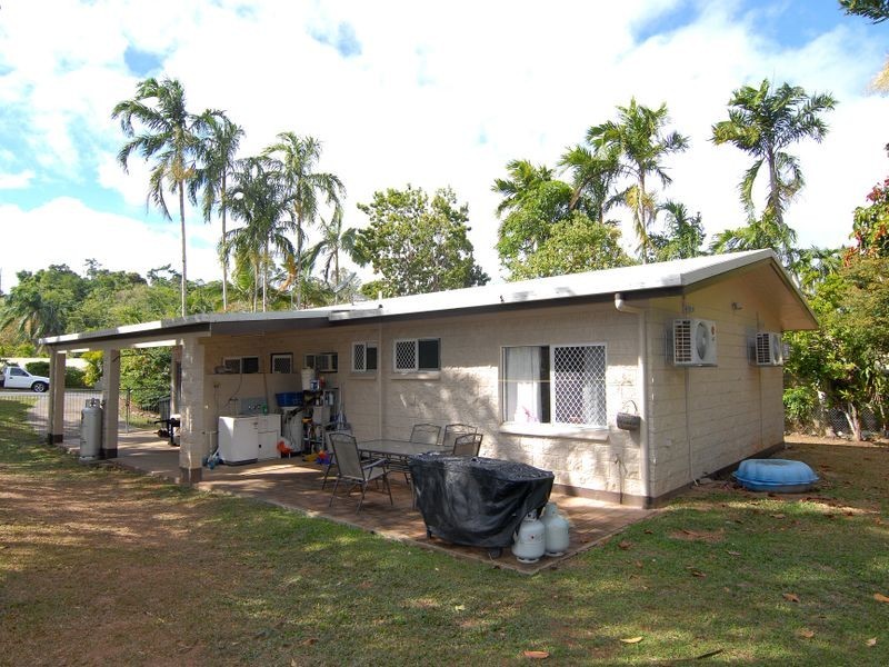 1 Ramsey Drive, Kanimbla QLD 4870