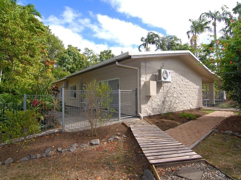 1 Ramsey Drive, Kanimbla QLD 4870