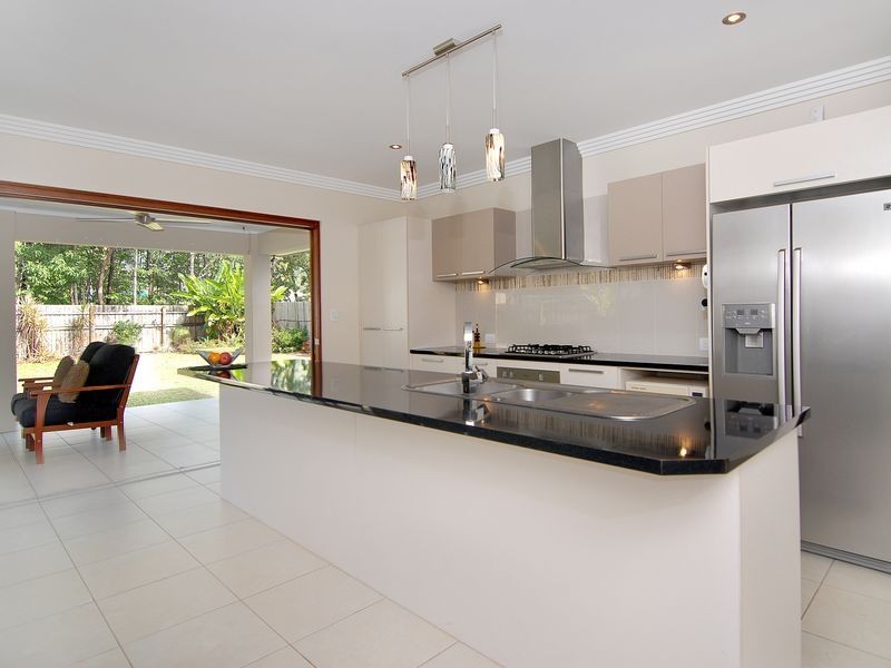 8 Norwood Crescent, Trinity Park QLD 4879