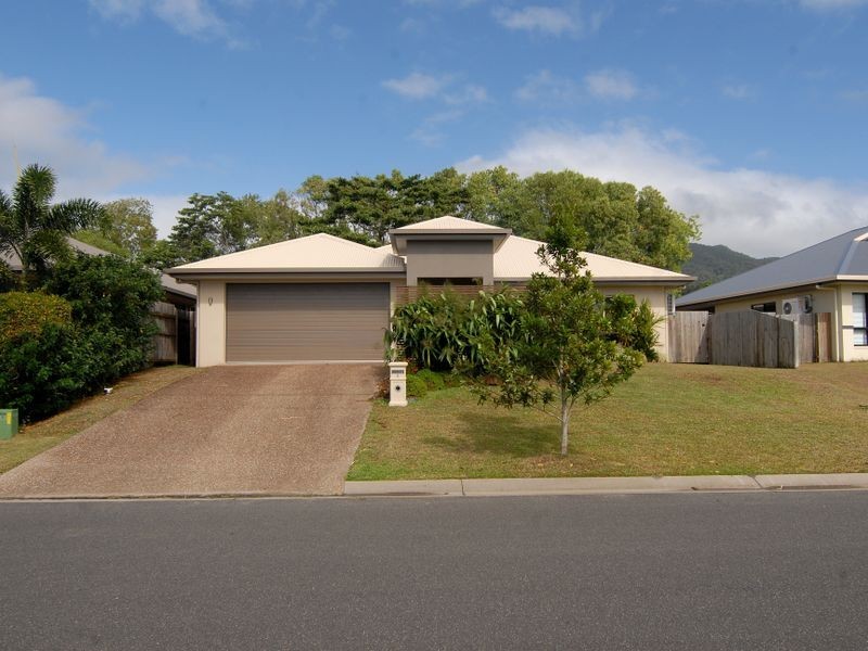 8 Norwood Crescent, Trinity Park QLD 4879