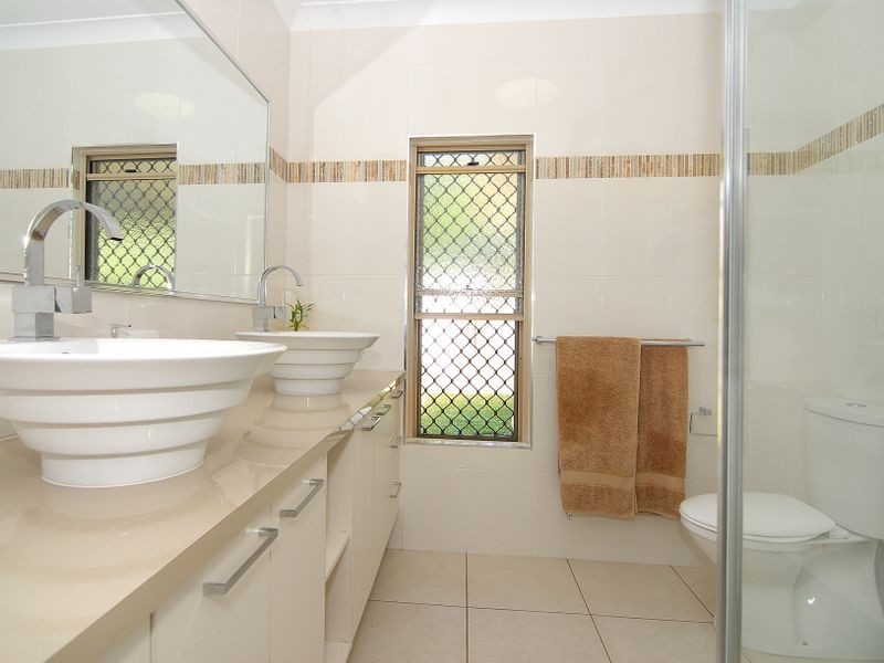 8 Norwood Crescent, Trinity Park QLD 4879