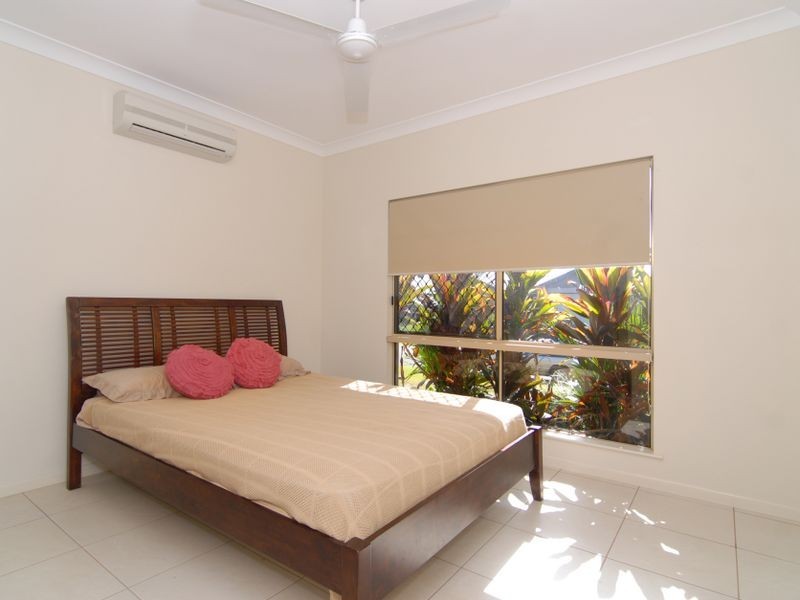 8 Norwood Crescent, Trinity Park QLD 4879