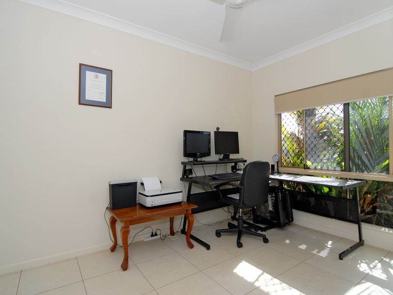 8 Norwood Crescent, Trinity Park QLD 4879