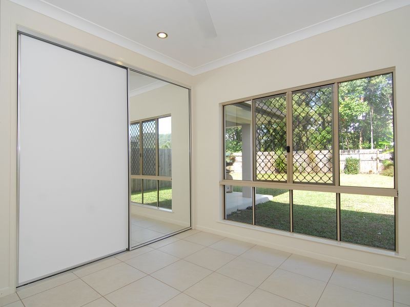 8 Norwood Crescent, Trinity Park QLD 4879