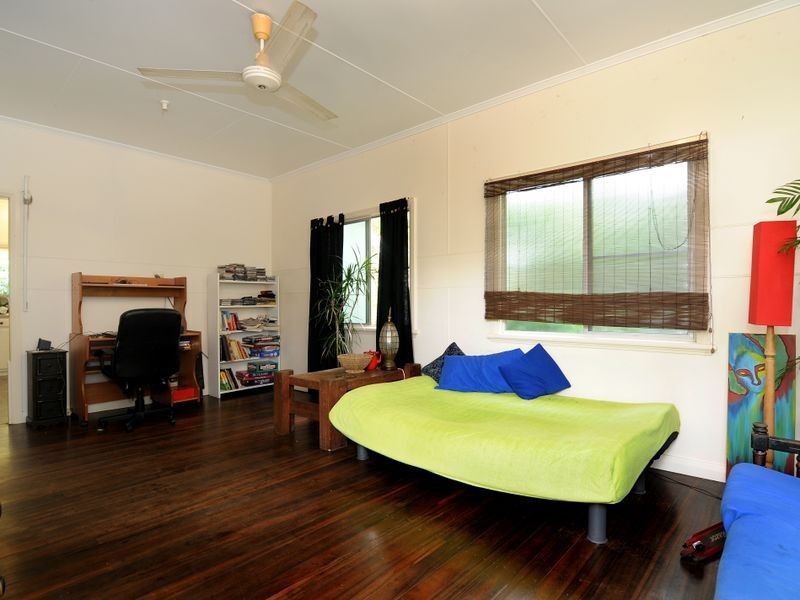 234 Woodward Street, Whitfield QLD 4870