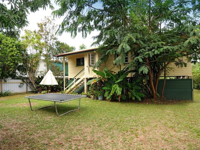 234 Woodward Street, Whitfield QLD 4870