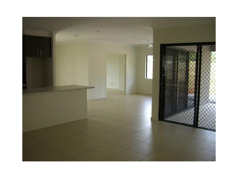 3 Botany Close, Redlynch QLD 4870