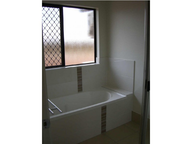 3 Botany Close, Redlynch QLD 4870