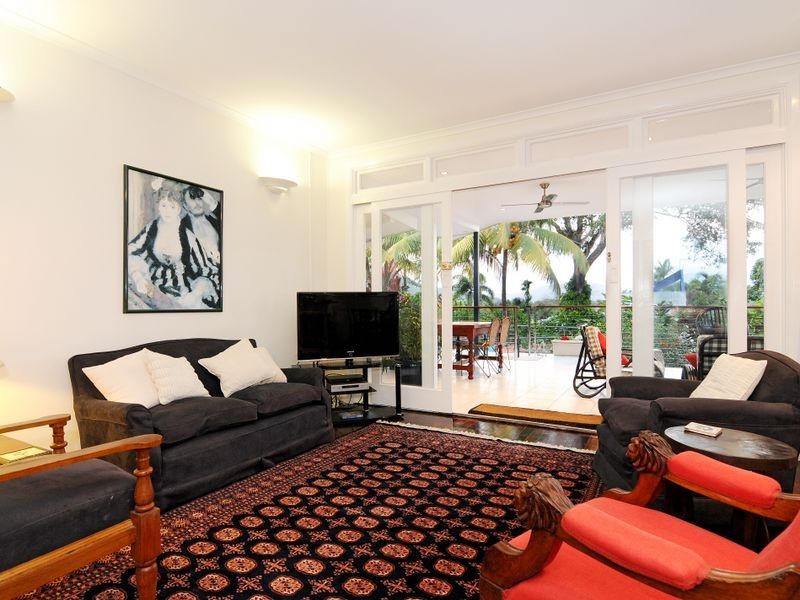 123 Hillview Crescent, Whitfield QLD 4870