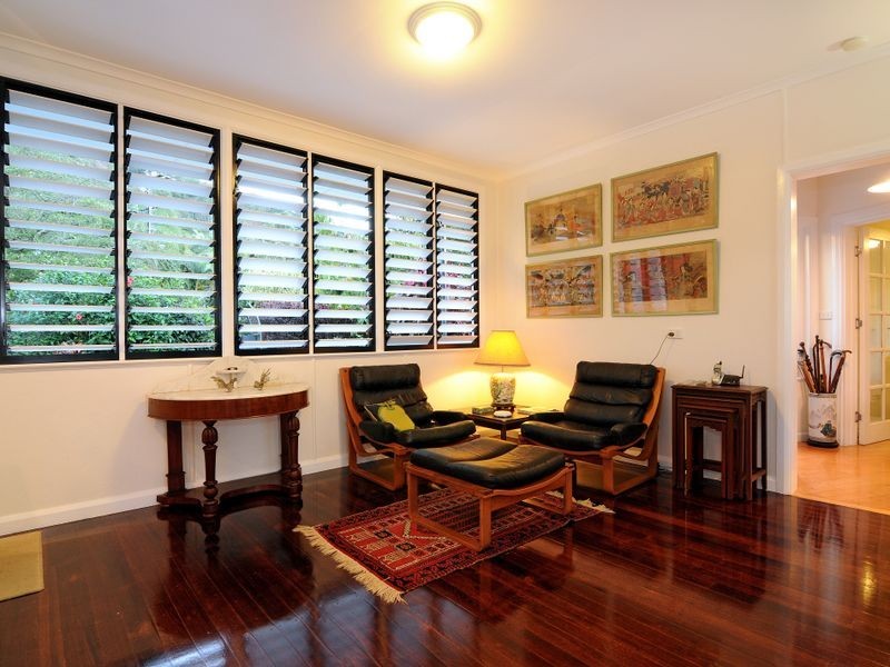 123 Hillview Crescent, Whitfield QLD 4870