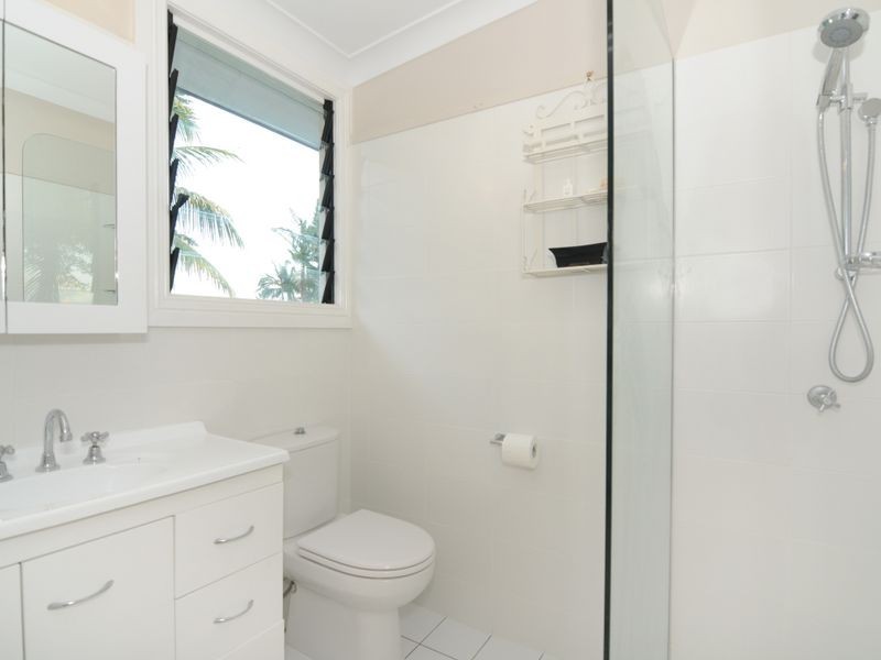 123 Hillview Crescent, Whitfield QLD 4870