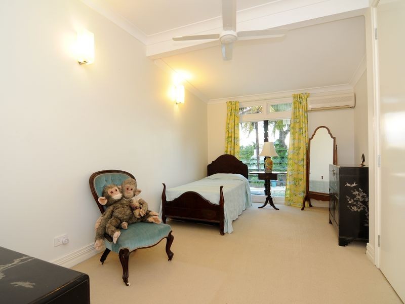 123 Hillview Crescent, Whitfield QLD 4870