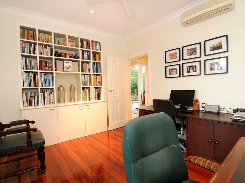 123 Hillview Crescent, Whitfield QLD 4870