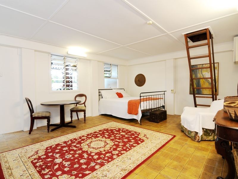 123 Hillview Crescent, Whitfield QLD 4870