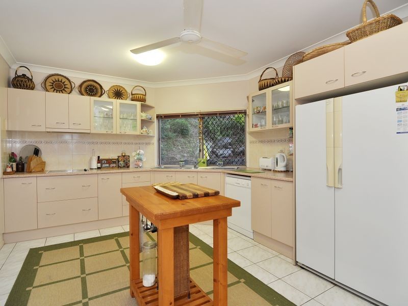 5 Trundle Terrace, Whitfield QLD 4870