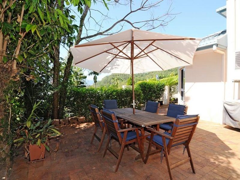 5 Trundle Terrace, Whitfield QLD 4870