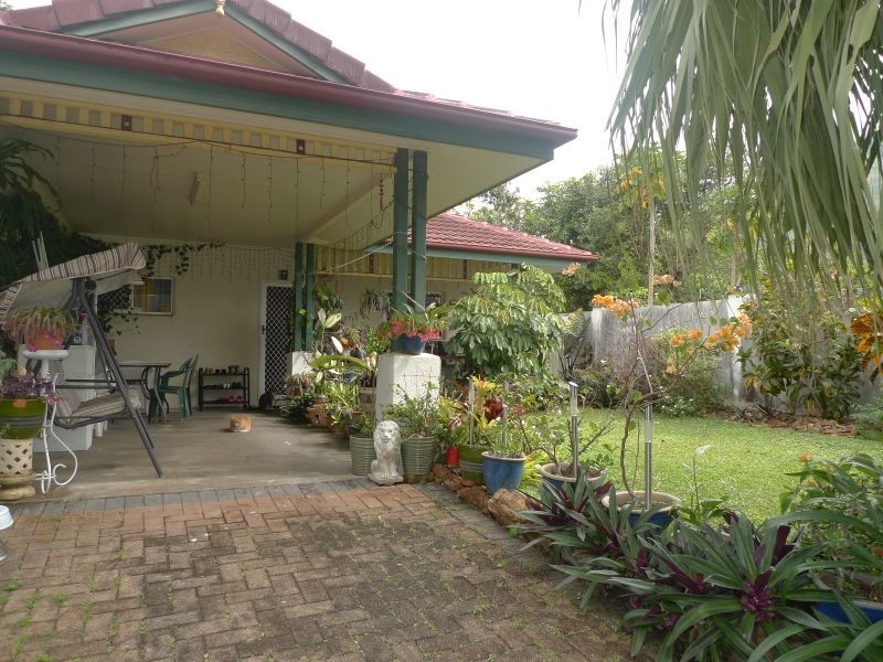 82 Silky Oak Court, Mooroobool QLD 4870