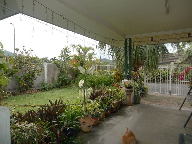 82 Silky Oak Court, Mooroobool QLD 4870