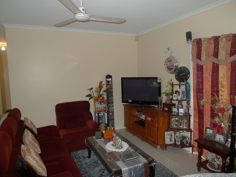 82 Silky Oak Court, Mooroobool QLD 4870