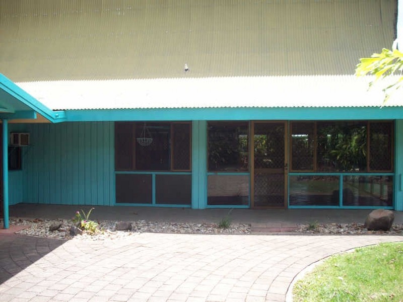 10 Andrea Close, Mooroobool QLD 4870