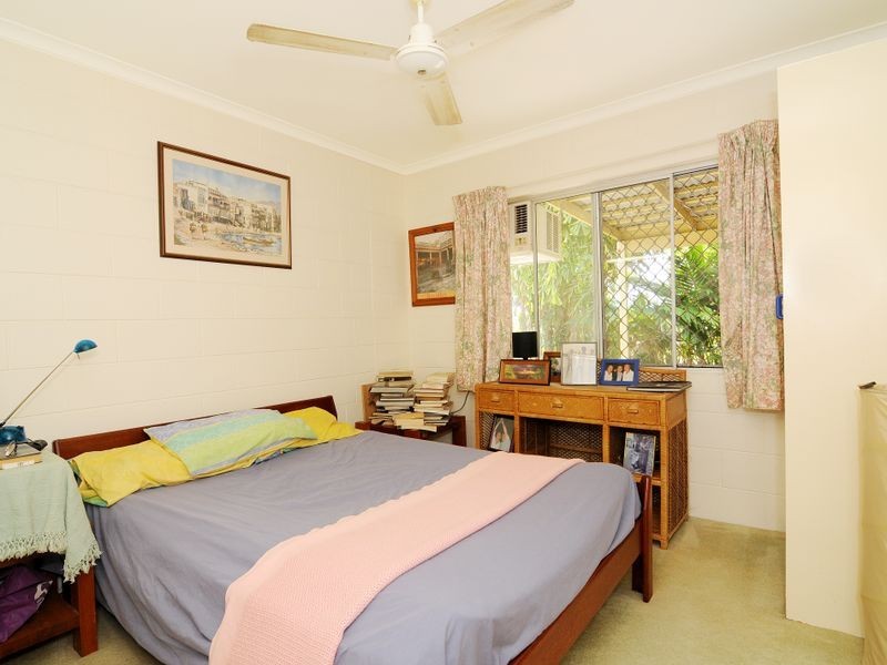 11 Satinay Close, Manoora QLD 4870