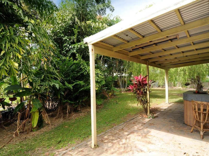 11 Satinay Close, Manoora QLD 4870