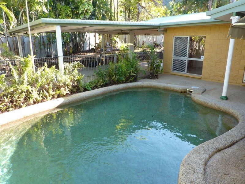 15 Garland Close, Kanimbla QLD 4870