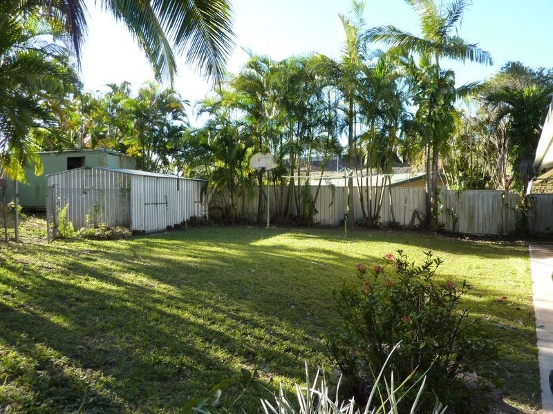 15 Garland Close, Kanimbla QLD 4870