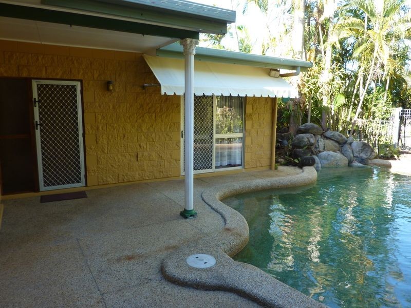 15 Garland Close, Kanimbla QLD 4870