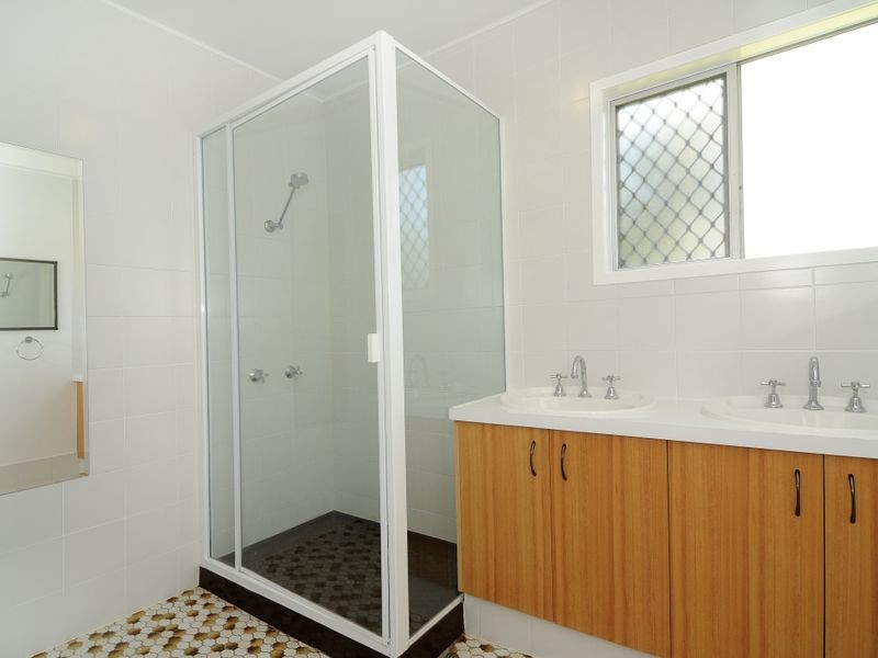 5 Izatt Close, Edge Hill QLD 4870