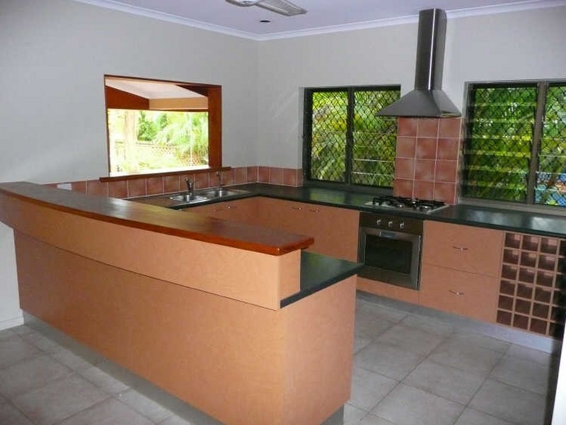 27 Hutchinson Street, Edge Hill QLD 4870
