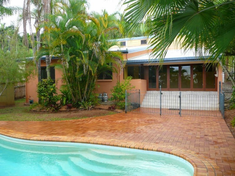 27 Hutchinson Street, Edge Hill QLD 4870
