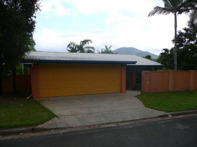 27 Hutchinson Street, Edge Hill QLD 4870