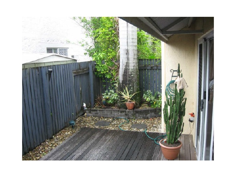 1/2 Grantala Street, Manoora QLD 4870