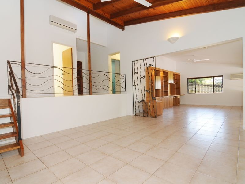 27 Hutchinson Street, Edge Hill QLD 4870